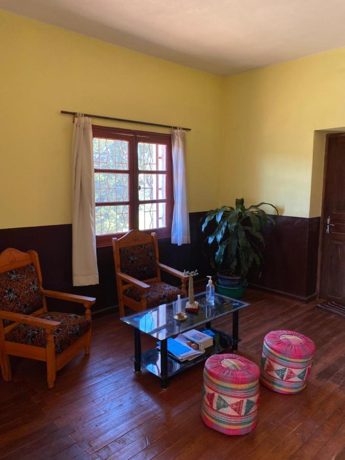 Lycee Picot De Cloriviere Dont Les Revenus Financent L'Education Des Eleves Apartment Antsirabe Ngoại thất bức ảnh